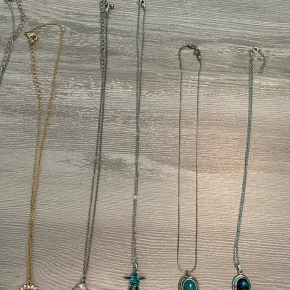 necklaces and 5 charms - read! - Picture 6 of 12